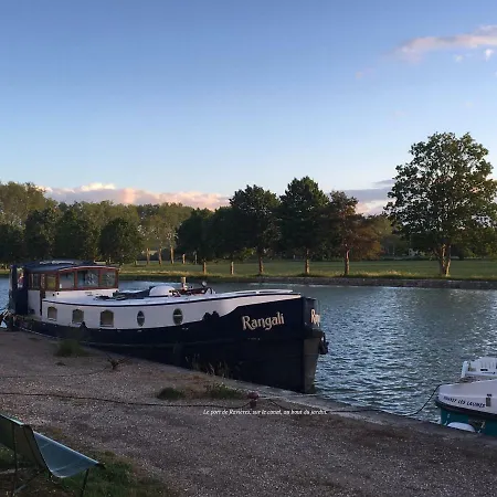 La Maison et son jardin sur le Canal de Bourgogne Ravieres Extérieur photo